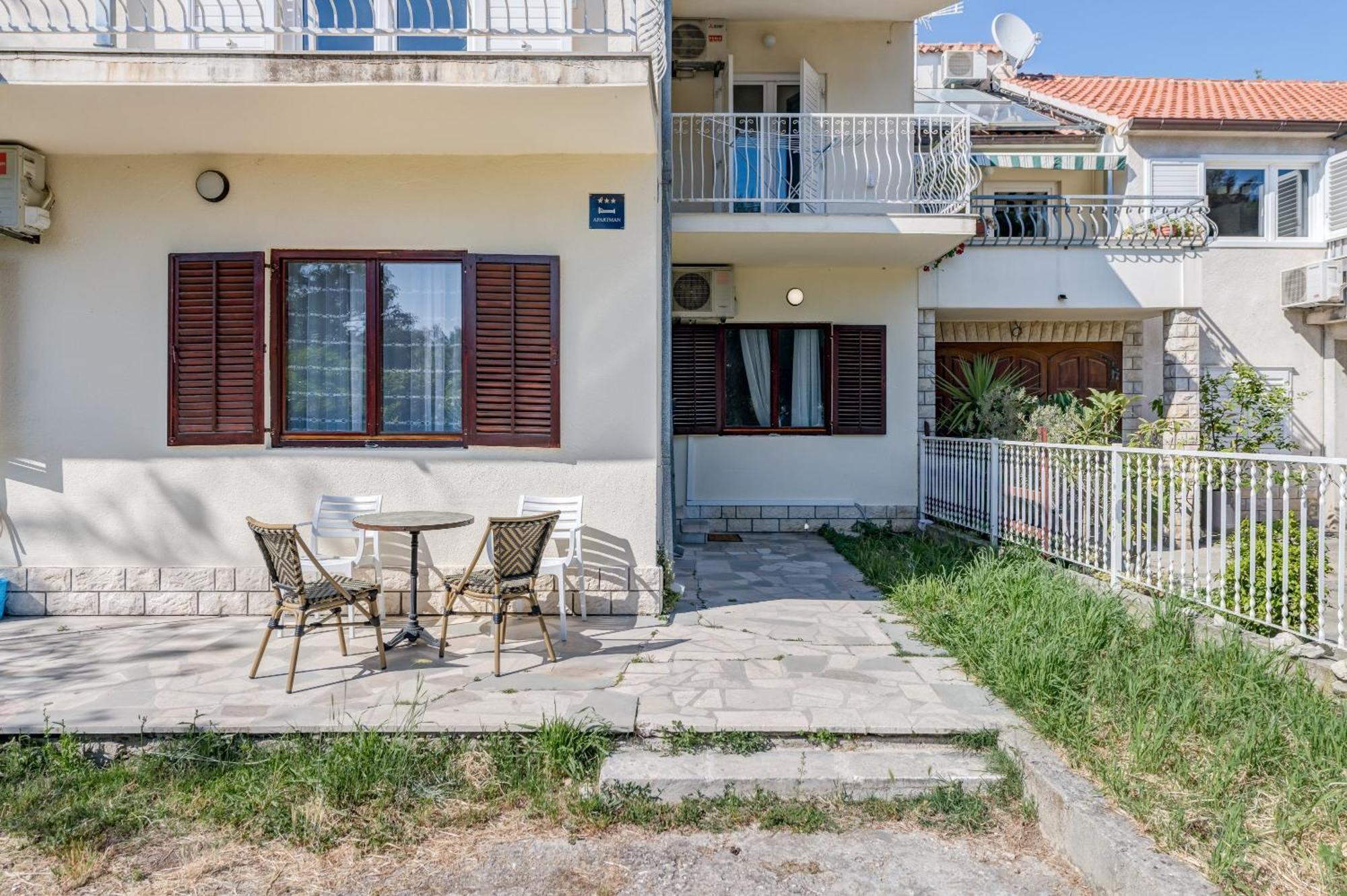 Beachfront Apartment Drazen, With Garden And Parking Spalato Esterno foto