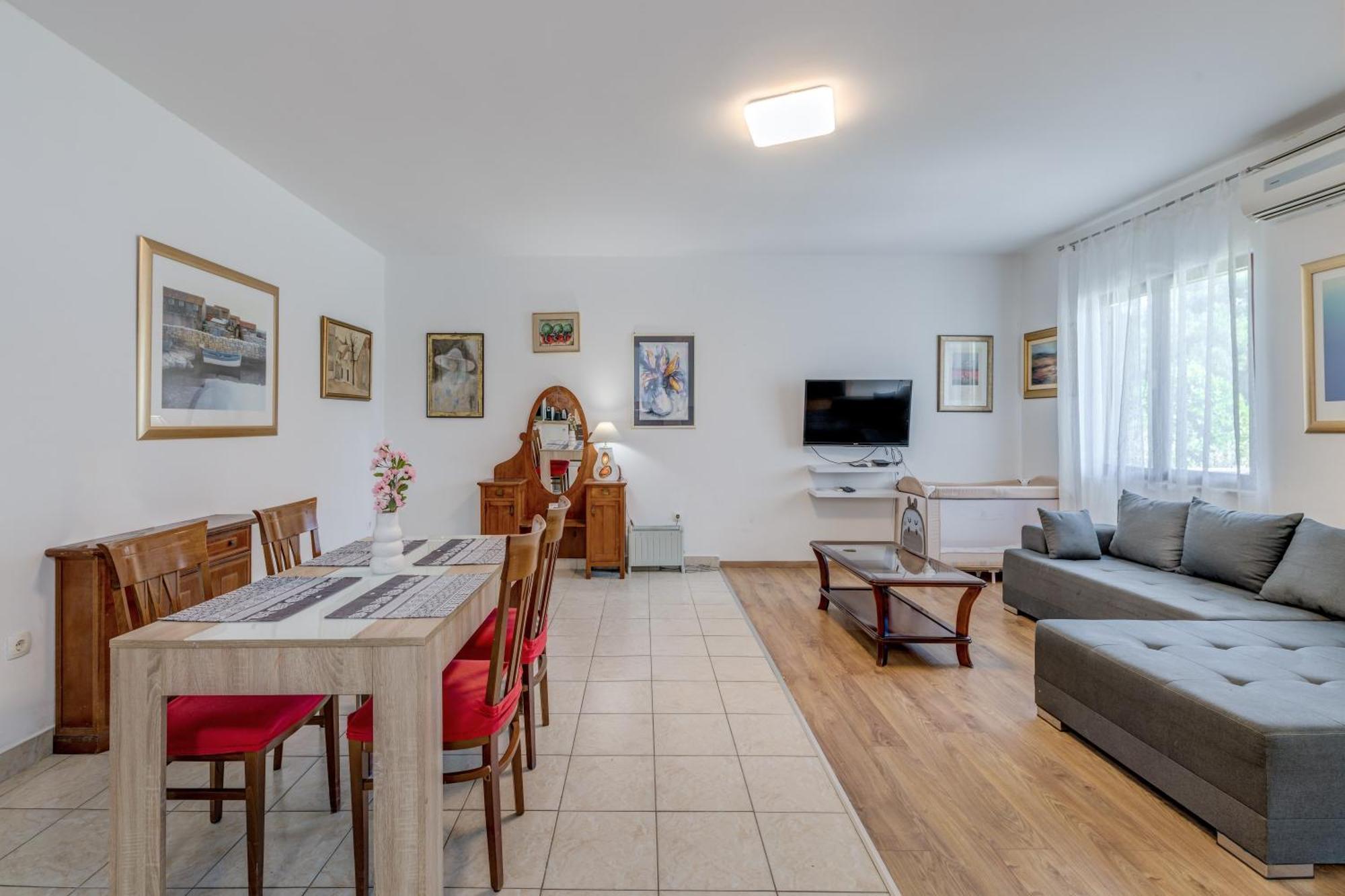 Beachfront Apartment Drazen, With Garden And Parking Spalato Esterno foto