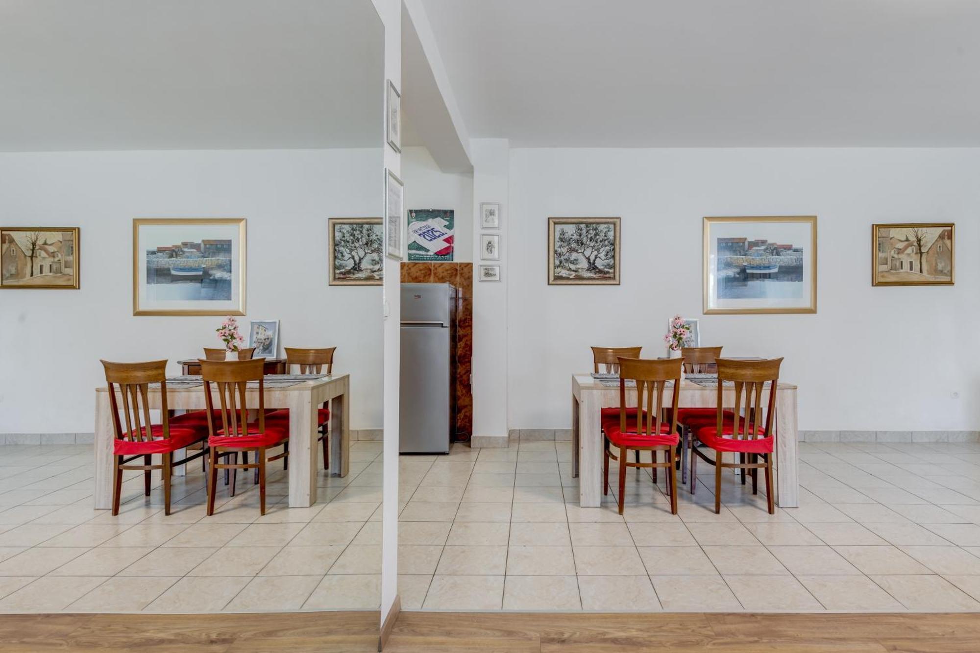 Beachfront Apartment Drazen, With Garden And Parking Spalato Esterno foto